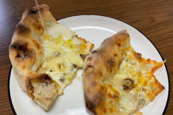 【食レポ】 PIZZA LABO（ピザラボ）の 冷凍ピザは旨みと香りが食欲をそそる！